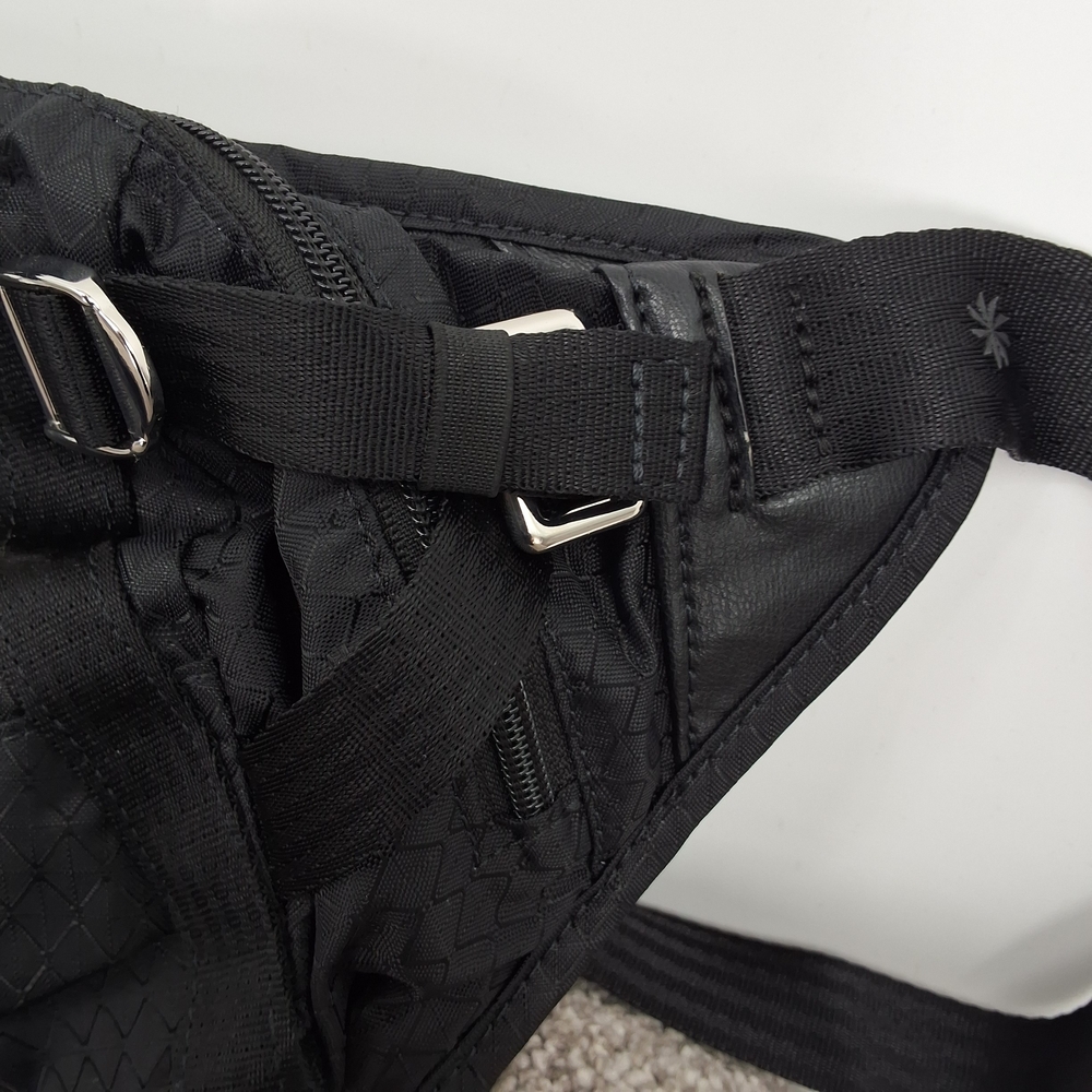 Athleta Excursion Black Convertible Fanny Pack - Picture 4 of 8